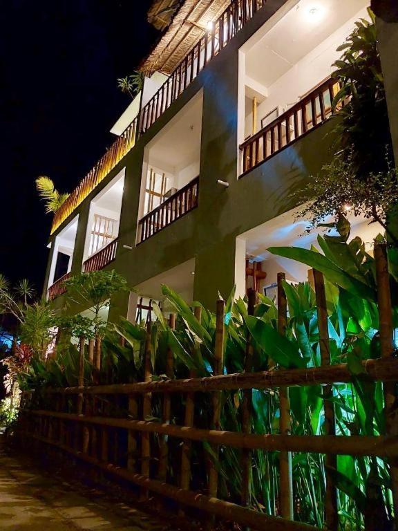 Hannah Hotel Balabag  Exterior photo